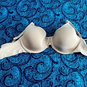 Bra - size 36C. Washed, worn for a couple hours and realized it is not for me.